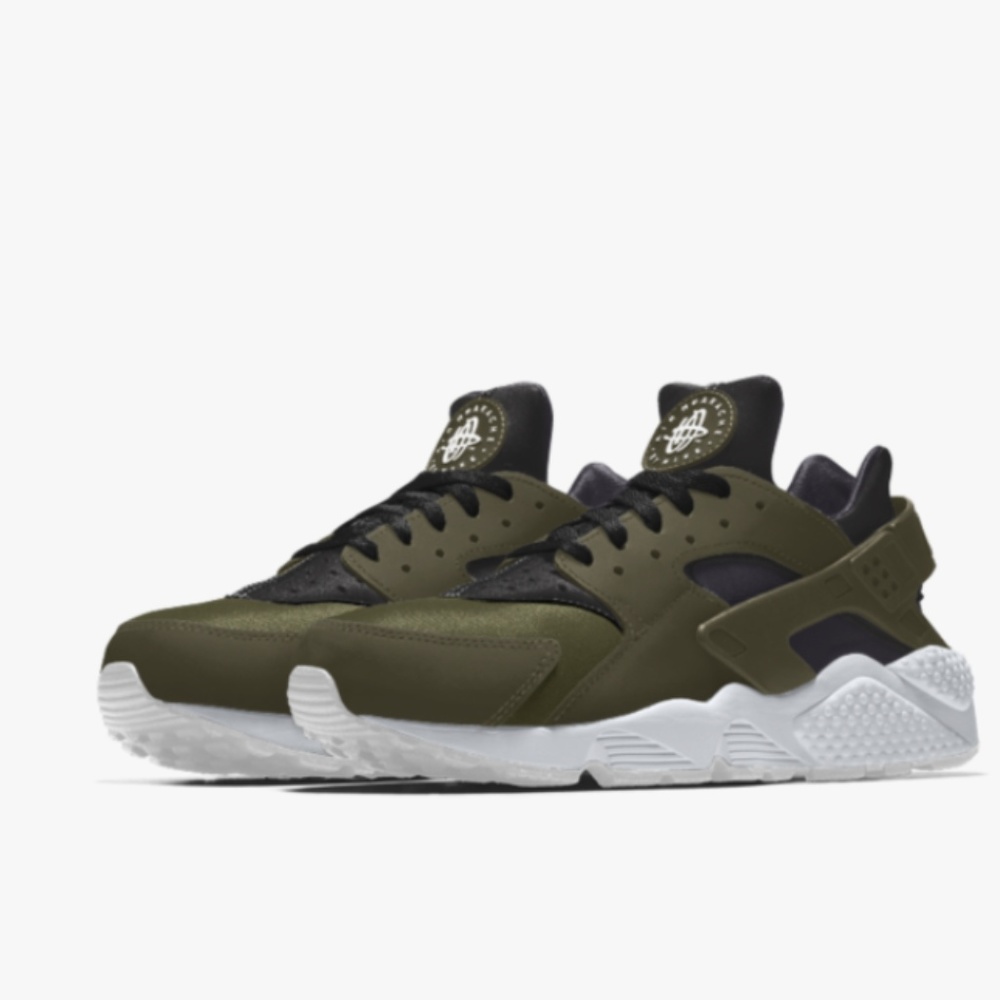 Nike Air Huaraches (size 13)